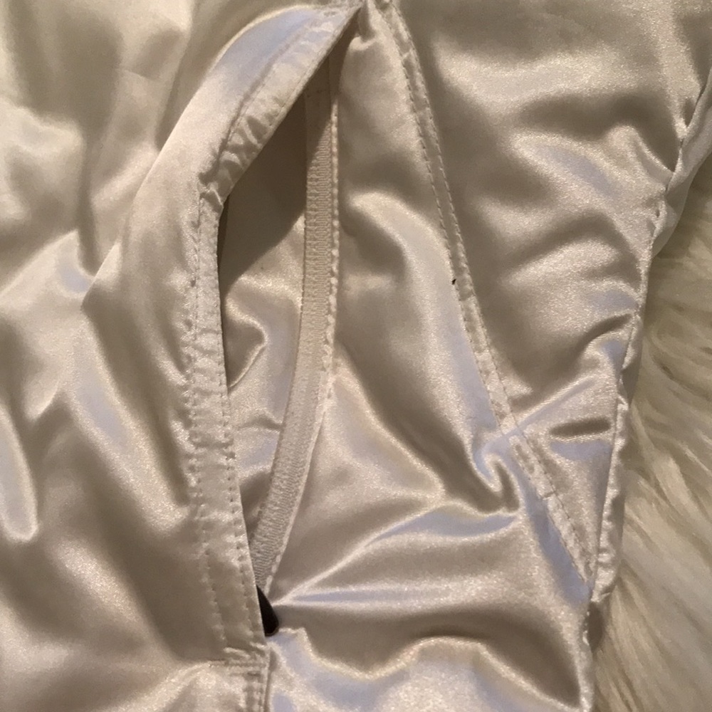 Vest - Picture 8 of 9